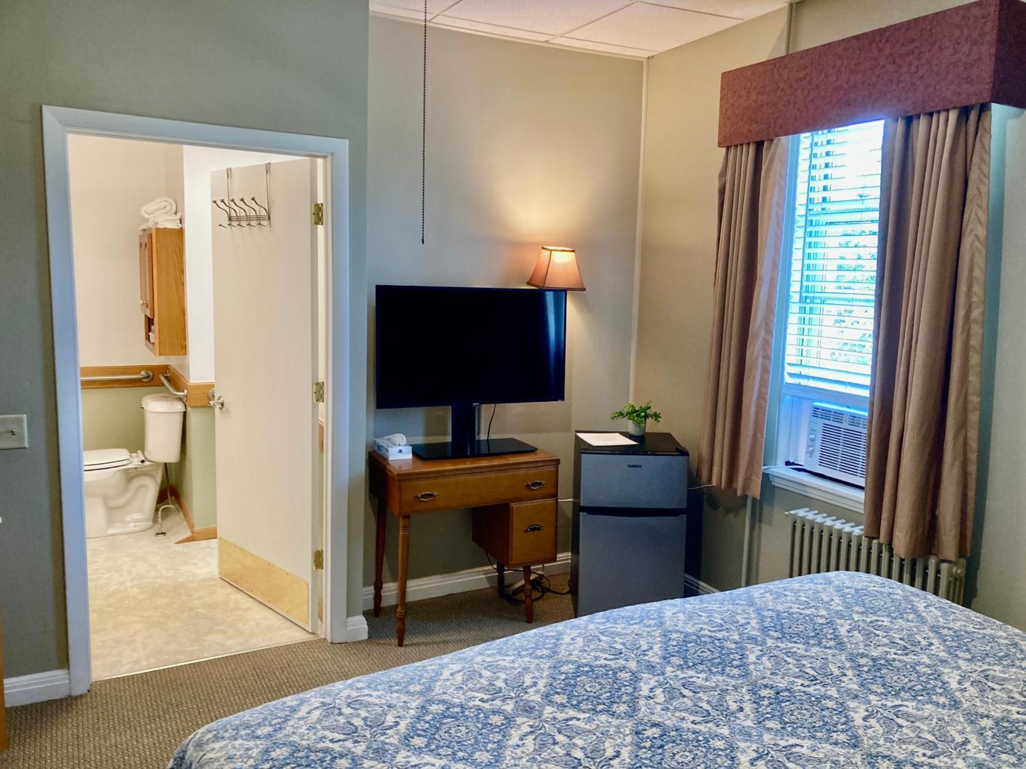 Garden Grove Retreat & Lodging Near Pictured Rocks, Fayette, Trails Exterior photo